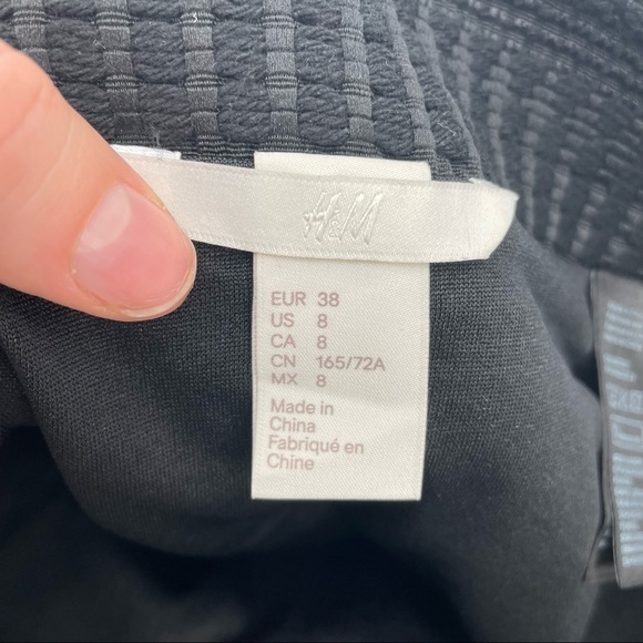 H&M Black Woven Textured Boho Mini Skirt - Picture 9 of 10